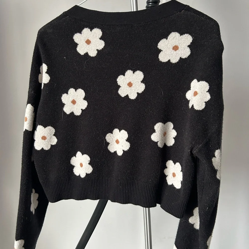 Full Tilt Black Cardigan with White Floral Design - Picture 3 of 6